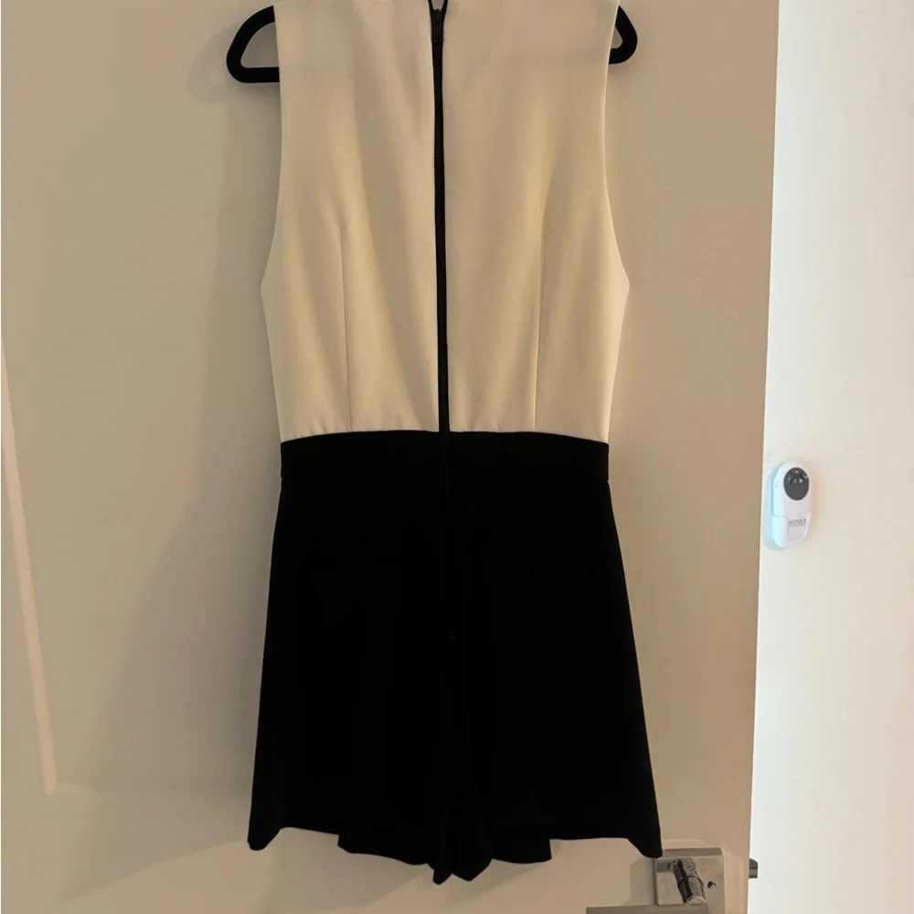 NWT Alice + Olivia White Black Rhode Romper, Size 2